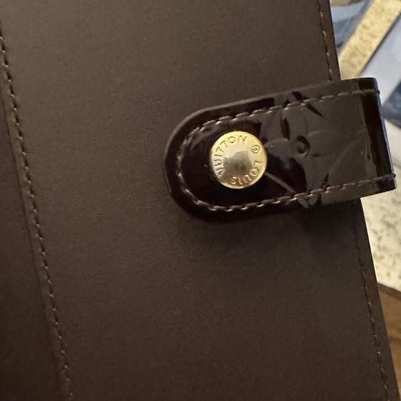 LV Vernis Agenda/Passport w/Dust Bag PM - Picture 8 of 9